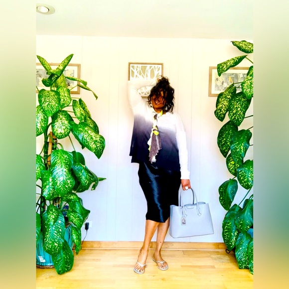 ✨ American Eagle✨ Metallic Silver Flip Flops W/Crystal Detail - Picture 10 of 10